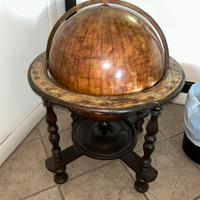 mappamondo in legno vintage