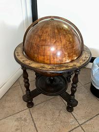 mappamondo in legno vintage