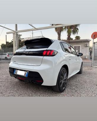 Peugeot 208 GT Pack 1.2 100 CV Automatica – 2021 –