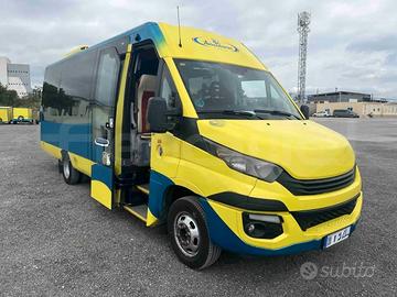 Minibus turistico Iveco Ferqui