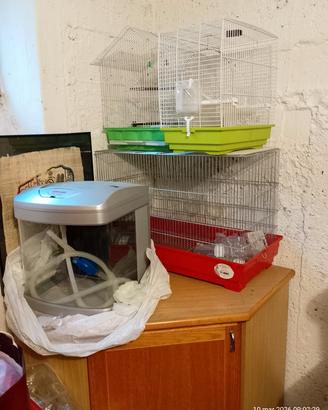 ACQUARIO E GABBIE UCCELLI 