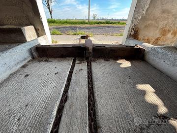 Raschiatore ruspetta stalla