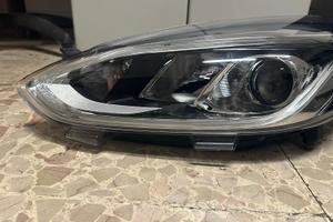 Faro ant. Lato conducente Ford Fiesta 2018