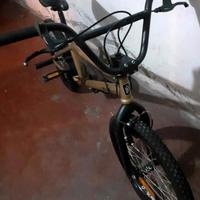 Bici BMX B-Twin mod. WIPE, color oro, ben tenuta