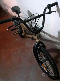 Bici BMX B-Twin mod. WIPE, color oro, ben tenuta