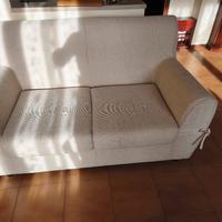 divano a due posti 