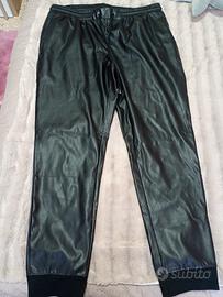 pantaloni elasticizzati da donna in finta pelle 