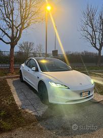 Tesla model 3 rwd