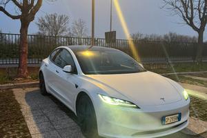 Tesla model 3 rwd