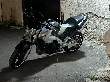 Suzuki gsr 600