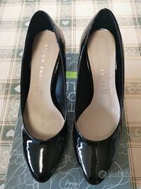 Scarpe décolleté in vernice nera