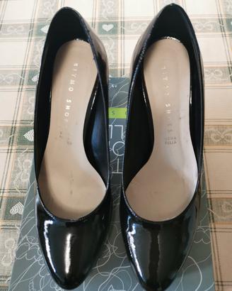 Scarpe décolleté in vernice nera