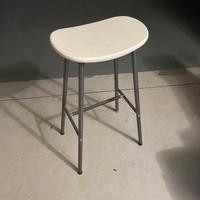 Sgabello bianco