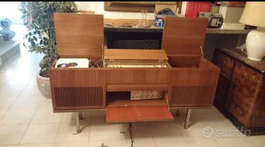 mobile radio con giradischiGrundigmodelloRossin