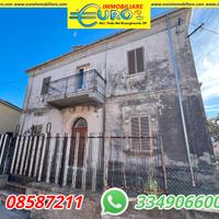 Elegante Villa con Giardino