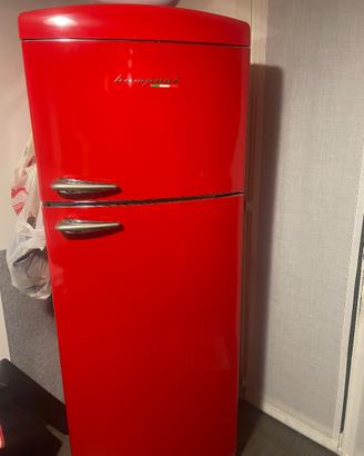 Frigorifero laccato rosso Bompani