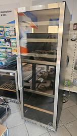 vetrina frigo vini rossi e bianchi