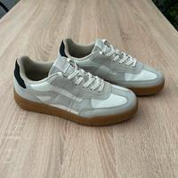 Sneakers a contrasto Zara