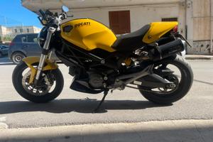 Ducati monster 696