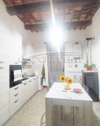 Appartamento di mq 90 in centro storico. U/818