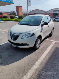 Ypsilon 