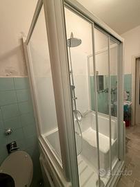 Vasca sicura con box doccia completo