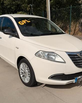 Lancia Ypsilon 1.2 69 CV 5 porte GPL Ecochic Silve