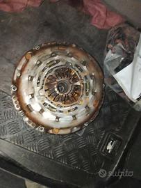 Kit frizione e volano e regispinto Touareg r5 bac