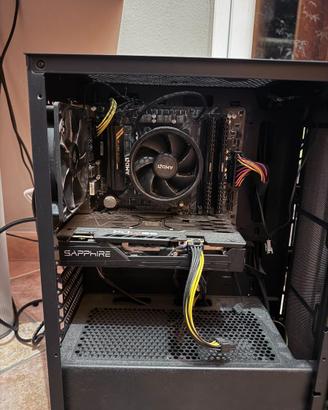 Computer fisso da gaming (GPU Radeon 5500 xt 8gb)