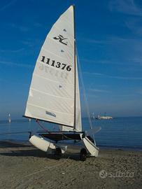 Catamarano HC 16 Race