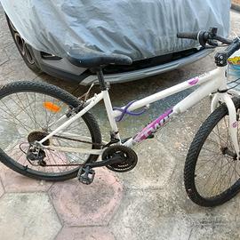 Mtb da donna decathlon btwin bianca 
