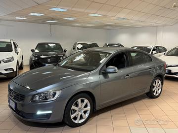 Volvo S60 D2 R-design
