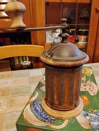 Macinacaffè d'epoca