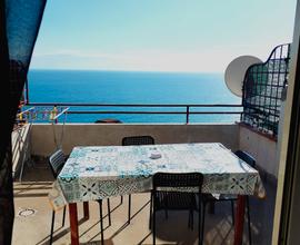 Appartamento completamente arredato con vista mare
