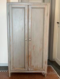 Armadietto vintage in legno