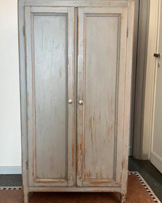 Armadietto vintage in legno