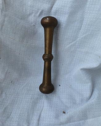 Antico mortaio in bronzo