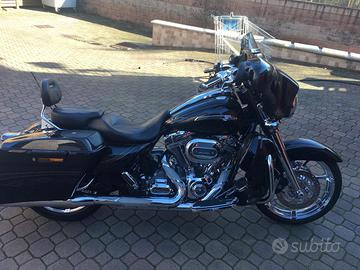 Harley Davidson Street Glide C.V.O.