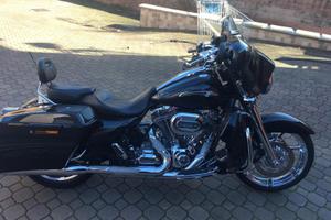 Harley Davidson Street Glide C.V.O.