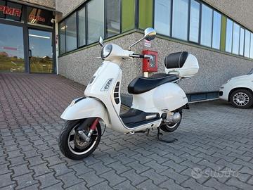 Vespa GTS 300 Super