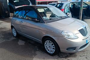 Lancia Y 1.4 argento GPL