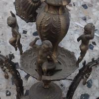Lampadario in bronzo caratteristico