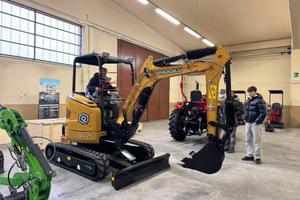 Pale meccaniche e muletti...