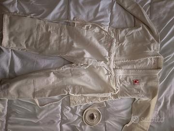 kimono per judo da bambino con cintura bianca 