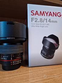 Samyang F2.8 14mm ED AS IF UMC attacco Nikon