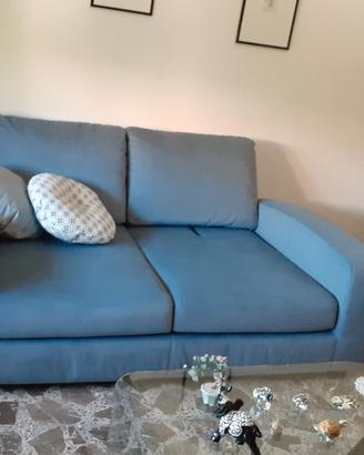 Divano nuovo mai utilizzato 