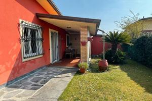 Villa con giardino 1 km dalla spiaggia