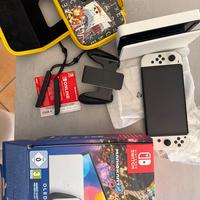 Nintendo Switch OLED + Mario Kart 8 + Custodia