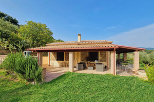 [VILLA] in 8 ettari di campagna, a 20' dal mare