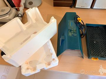 Incubatrice,luce speratrice e chioccia artificiale